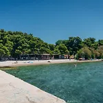 Croatia Camp Premium *
