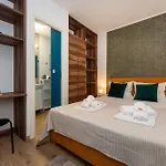 Croatia Camp Premium