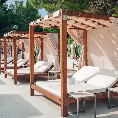 Croatia Camp Premium