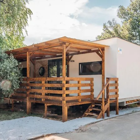 Croatia Camp Premium *