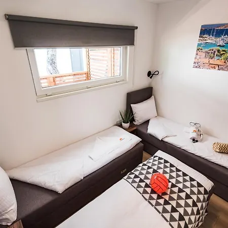 Croatia Camp Premium