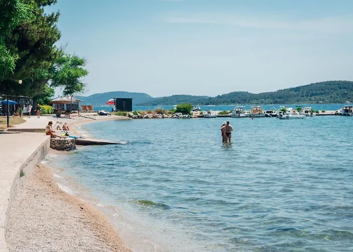 Croatia Camp Premium *