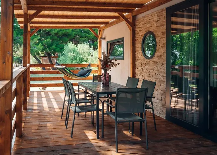 Croatia Camp Premium