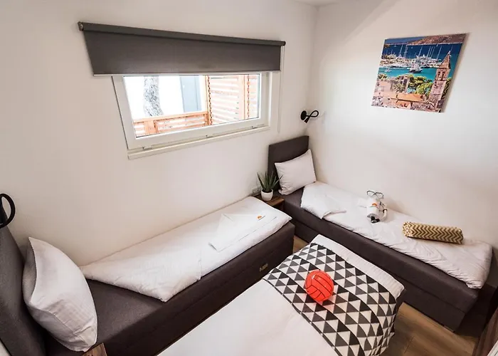 Croatia Camp Premium